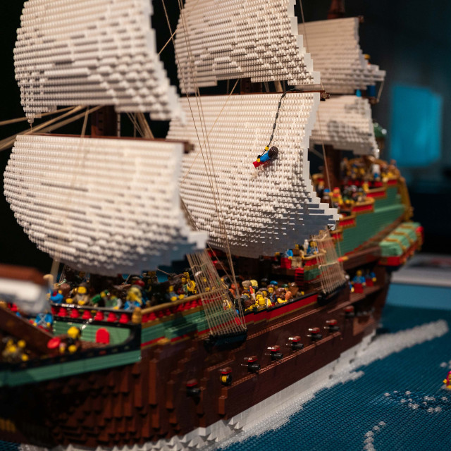 Brickwrecks: Sunken Ships in LEGO Bricks